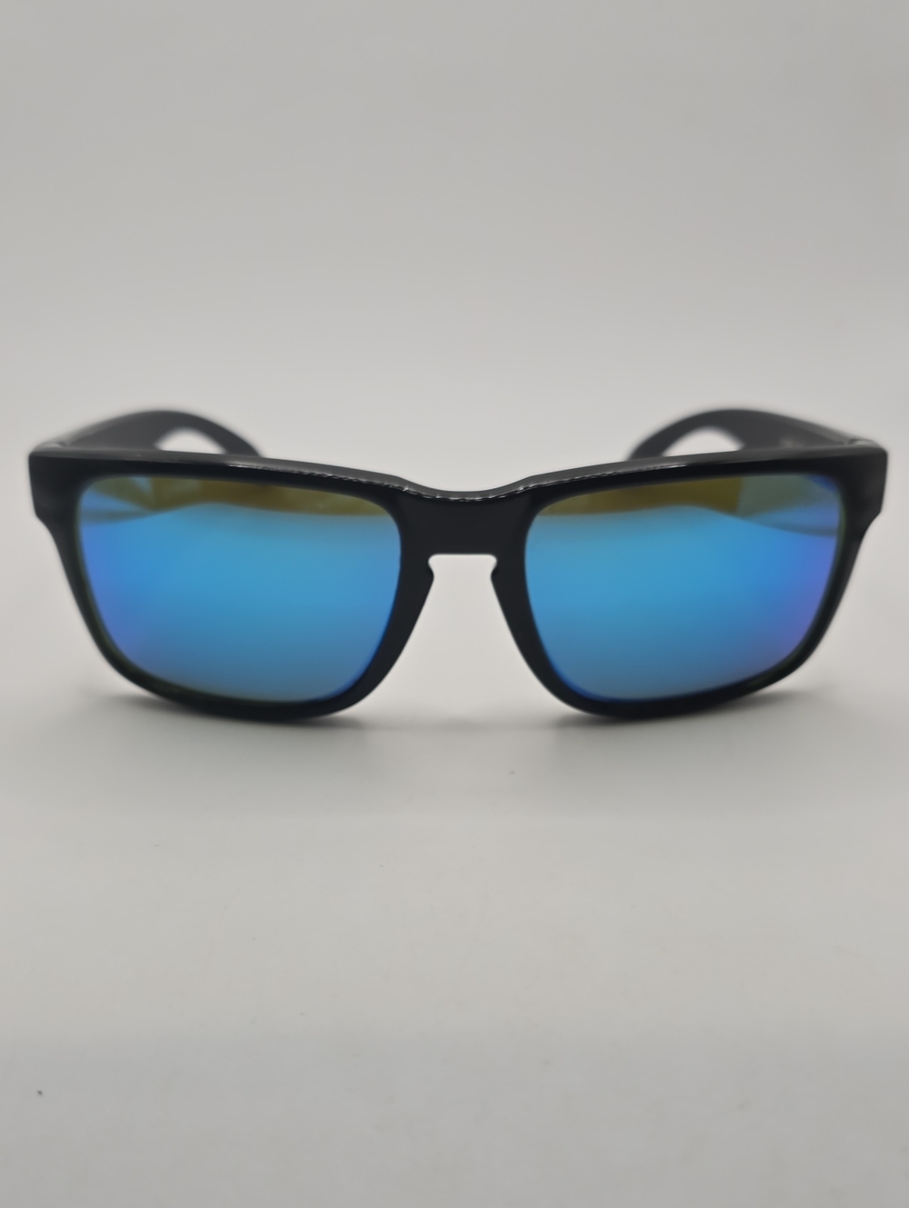 BNUS Black Sunglasses with Blue Mirrored Lenses